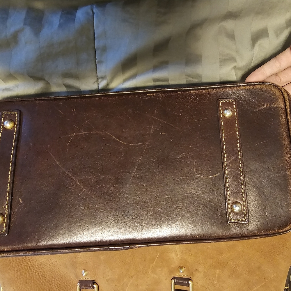 Vintage Dooney & Bourke Suede Women's Purse - Picture 11 of 12